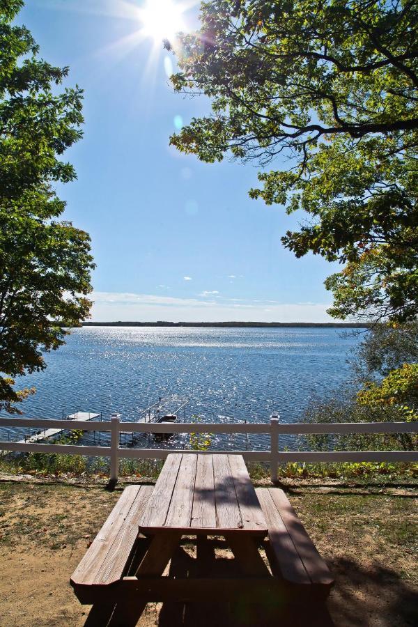 Cabin #2 - M Den Cabin Carp Lake Exterior foto